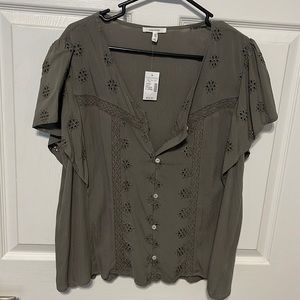 Short sleeve blouse, never worn - still has tags